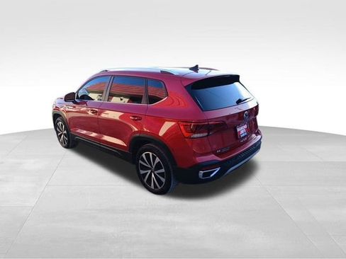 Used 2022 Volkswagen Taos SE image 7