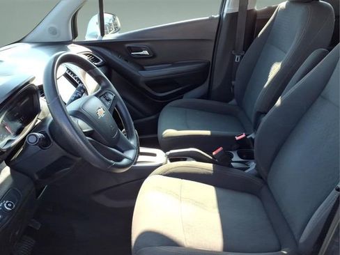 Used 2017 Chevrolet Trax LS AWD/4WD image 13
