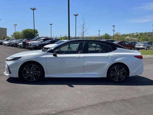 Used 2025 Toyota Camry XSE FWD image 6