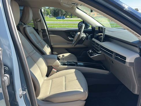 Used 2023 Lincoln Corsair AWD w/ Equipment Group 101A image 12