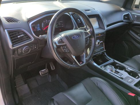 Used 2019 Ford Edge ST w/ Convenience Package image 16