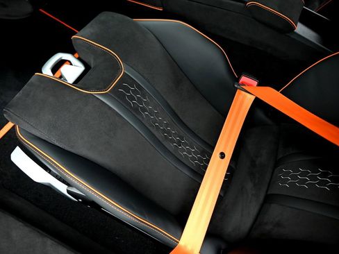 Used 2024 Lamborghini Huracan Sterrato AWD/4WD image 13