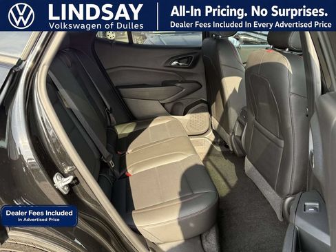 Used 2025 Chevrolet Trax RS w/ Sunroof Package FWD image 13