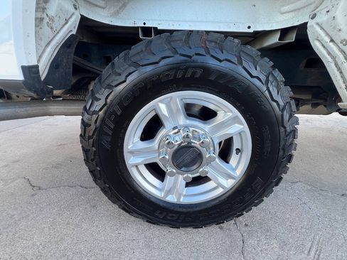 Used 2017 Ford F250 XL w/ Power Equipment Group AWD/4WD image 9