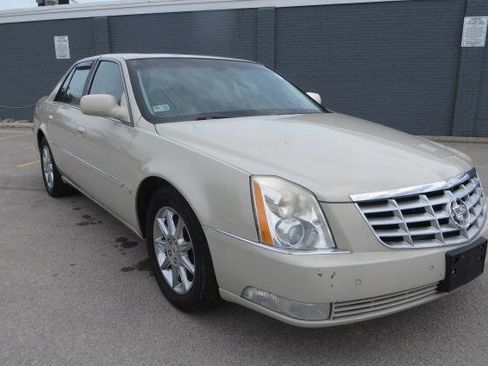 Used 2010 Cadillac DTS Luxury FWD image 47