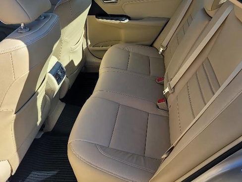 Used 2016 Toyota Camry XLE w/ Moonroof Package image 10