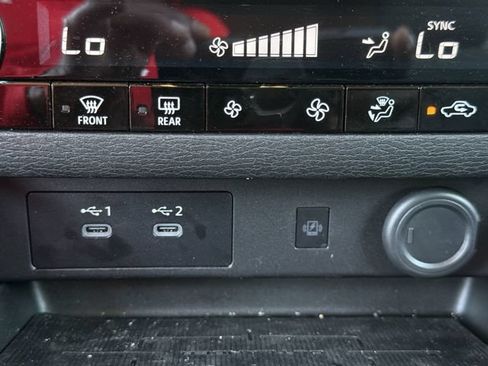 Used 2025 Mitsubishi Outlander SE FWD image 21