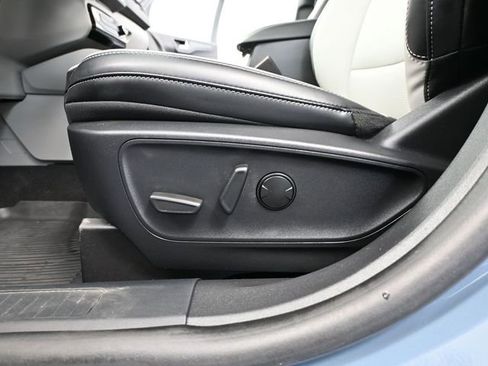 Used 2025 Ford Escape Platinum image 19