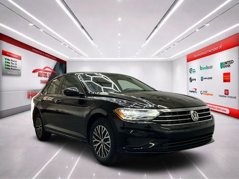 Used 2021 Volkswagen Jetta SE w/ SE Cold Weather Package FWD image 2