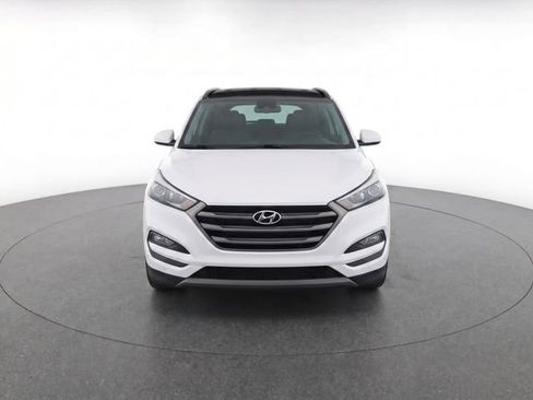 Used 2018 Hyundai Tucson Value FWD image 2