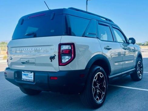 Certified 2025 Ford Bronco Sport Outer Banks w/ Outer Banks Tech Package+ AWD/4WD image 5
