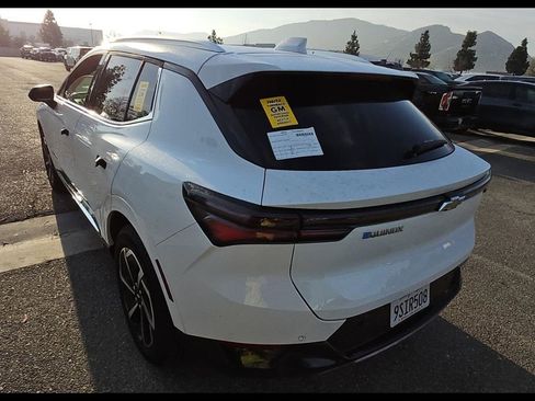 Used 2025 Chevrolet Equinox EV LT w/ Convenience Package image 4