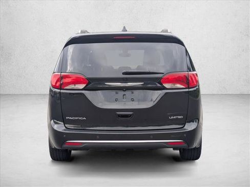 Used 2020 Chrysler Pacifica Limited FWD image 7