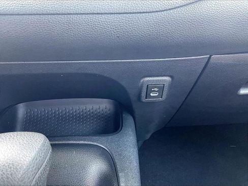 Used 2024 Toyota Corolla LE FWD image 27