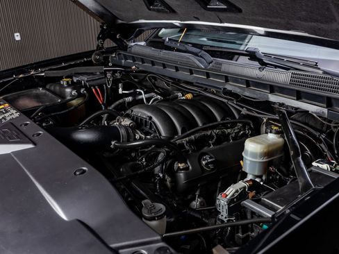 Used 2018 Chevrolet Silverado 1500 LT w/ Texas Edition image 36