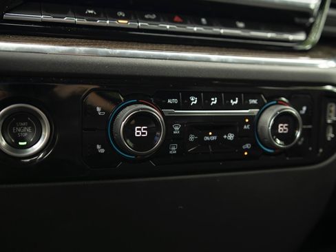 Used 2023 Chevrolet Silverado 1500 LT AWD/4WD image 10