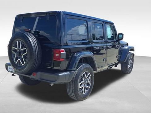 Used 2025 Jeep Wrangler Sahara image 7