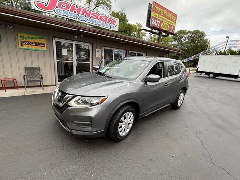 Used 2017 Nissan Rogue S image 4