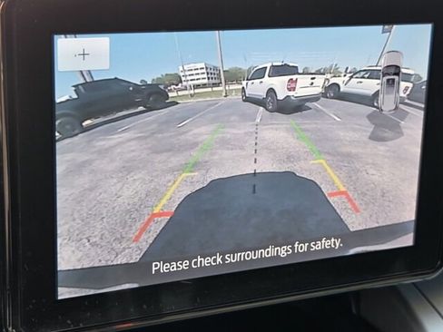 Used 2021 Ford Explorer XLT image 22