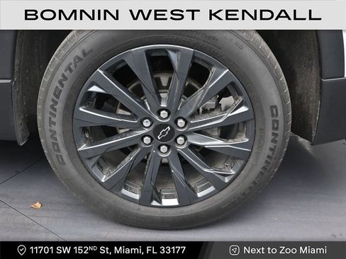 Used 2023 Chevrolet Traverse RS image 9