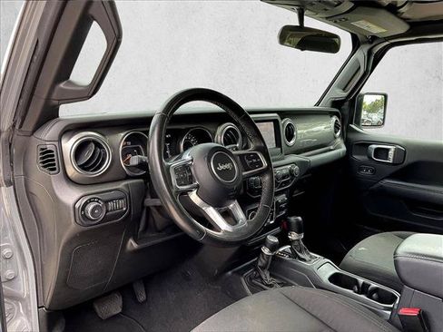 Used 2021 Jeep Wrangler Unlimited Sahara AWD/4WD image 9