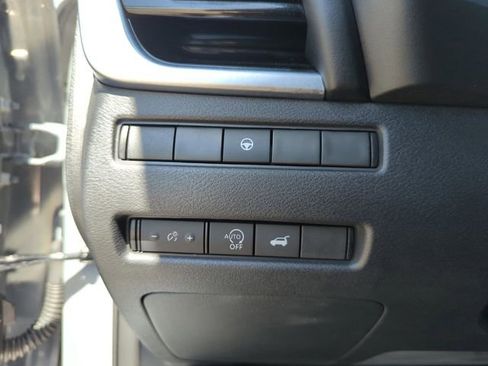 Used 2023 Nissan Rogue SL w/ SL Premium Package image 42