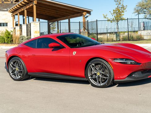 Used 2022 Ferrari Roma RWD image 30