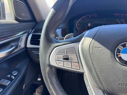 Used 2020 BMW 740i image 11
