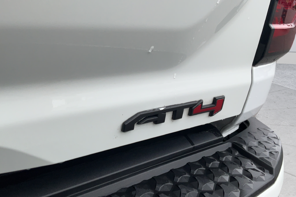 Used 2024 GMC Canyon AT4 w/ AT4 Premium Package AWD/4WD image 31