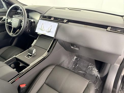 Certified 2025 Land Rover Range Rover Velar Dynamic SE image 35