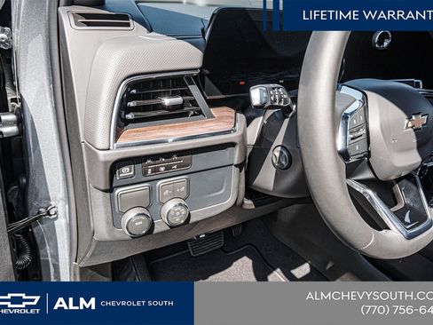 New 2026 Chevrolet Suburban Premier RWD image 33