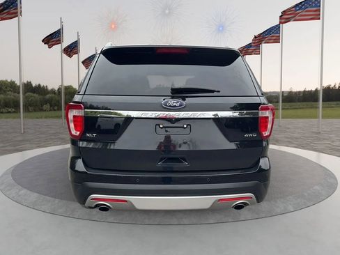 Used 2016 Ford Explorer XLT w/ Equipment Group 201A image 6