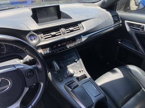 Used 2016 Lexus CT 200h w/ Navigation Package FWD image 14