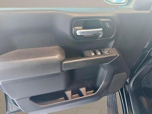 Used 2021 GMC Sierra 1500 4x4 Crew Cab w/ Sierra Value Package image 9