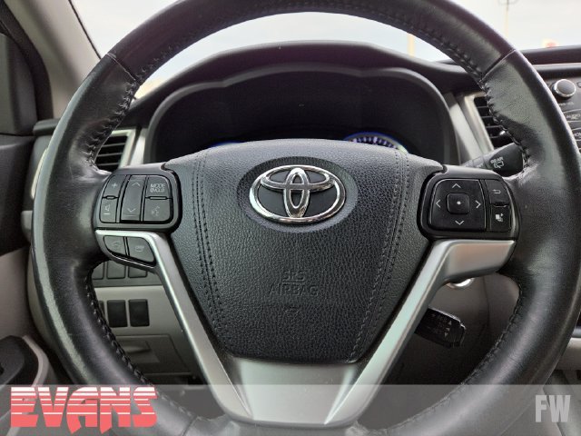 Used 2015 Toyota Highlander XLE AWD/4WD image 12