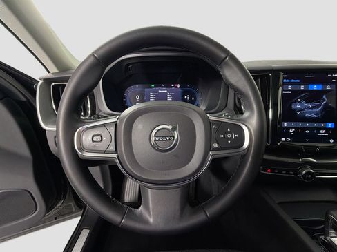 Certified 2023 Volvo XC60 B5 Core image 12