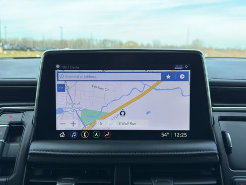 Used 2021 Chevrolet Tahoe Z71 w/ Luxury Package image 27