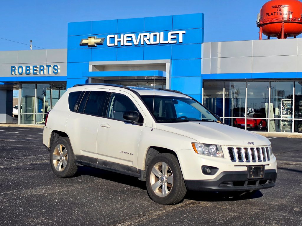 Used 2011 Jeep Compass Latitude w/ Sun/Sound Group AWD/4WD image 11