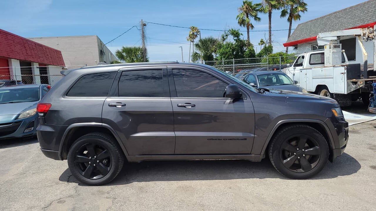 Used 2015 Jeep Grand Cherokee Altitude AWD/4WD image 7