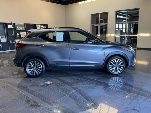 Used 2024 Nissan Kicks SR image 6