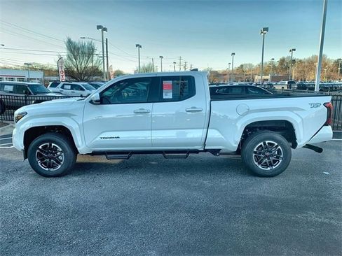 New 2025 Toyota Tacoma TRD Sport image 5