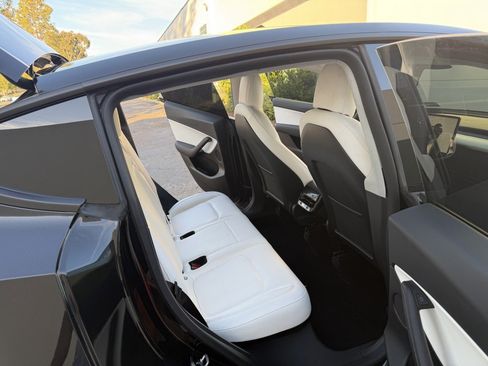 Used 2022 Tesla Model Y Performance AWD/4WD image 14