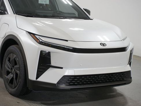New 2026 Toyota C-HR AWD/4WD image 4