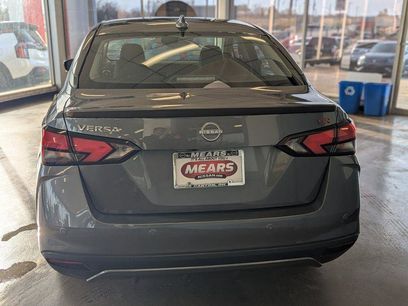 New 2025 Nissan Versa SR w/ Trunk Package