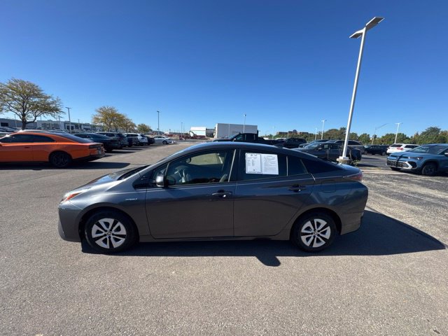 Used 2017 Toyota Prius Three w/ Carpet Mat Package FWD image 4