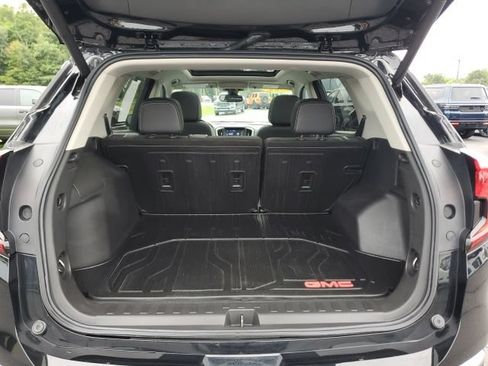 Used 2022 GMC Terrain Denali w/ Denali Premium Package AWD/4WD image 10