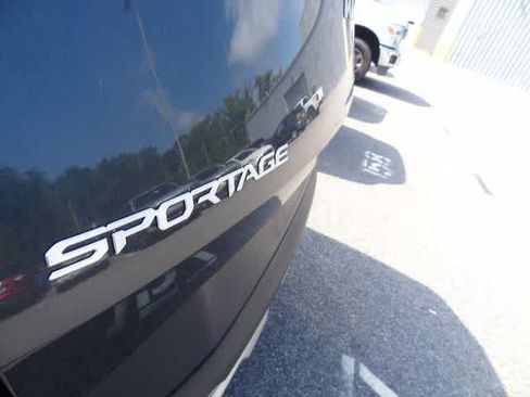 Used 2024 Kia Sportage EX AWD/4WD image 23