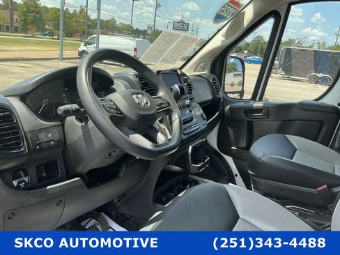 Used 2025 RAM ProMaster 2500 w/ Convenience Group FWD image 17