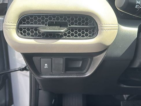 Certified 2026 Honda HR-V LX image 15