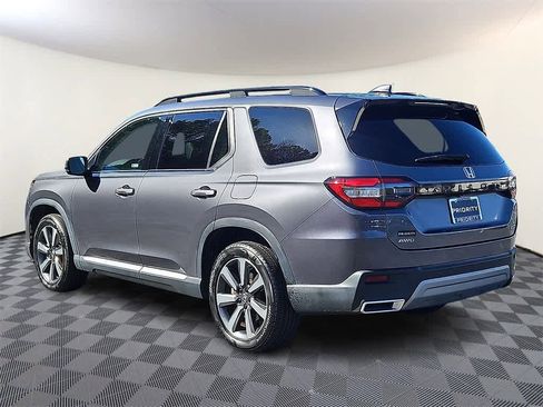 Certified 2025 Honda Pilot Touring image 6